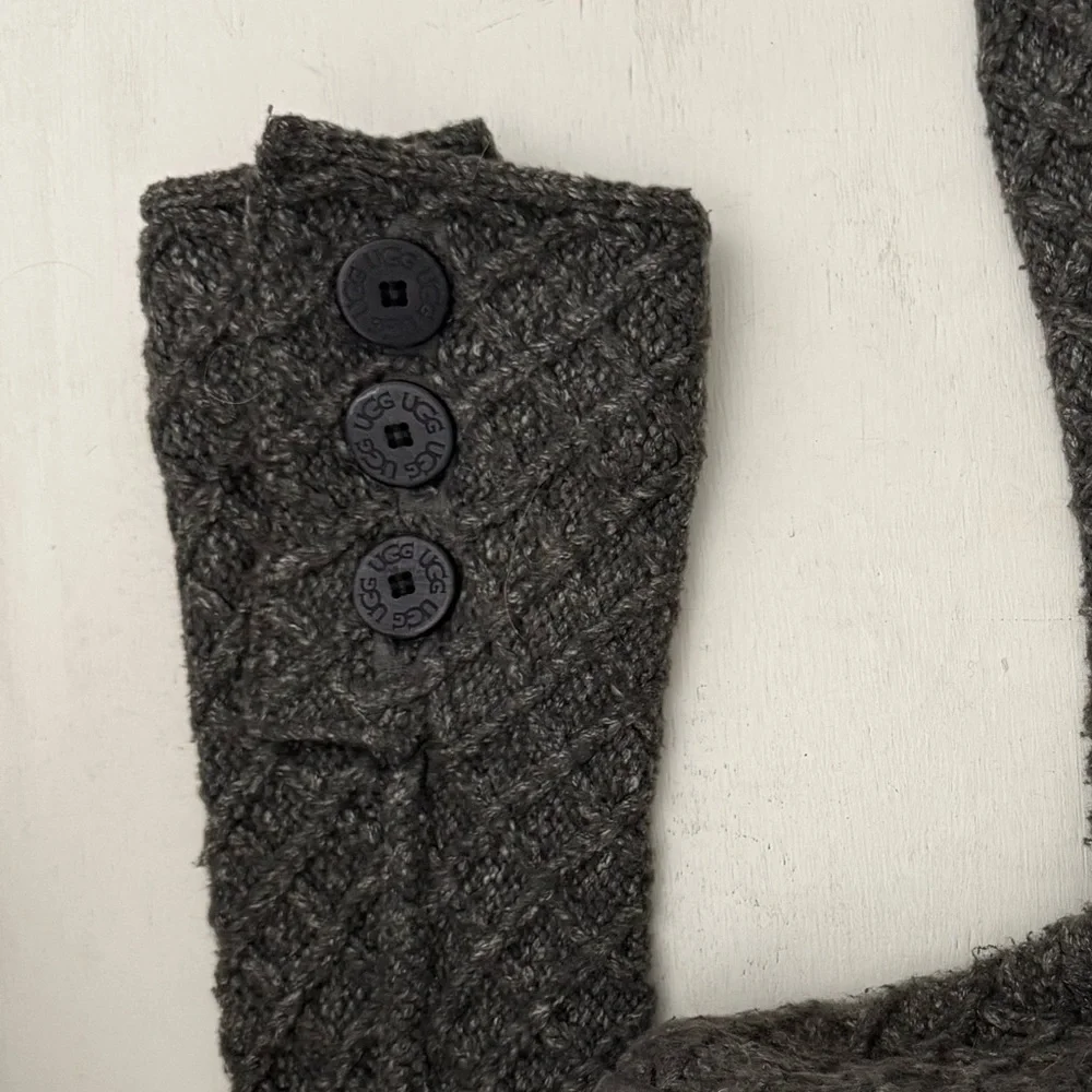UGG Lattice Cardy Gray Knit Pull On 3 Button Sheepskin Lined Boots Size 5